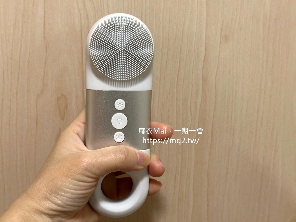 【開箱】PROTON普騰 三效音波潔膚儀|音波洗臉+熱敷冰鎮+保養導入,一機搞定的居家美容神器! - 第16張圖 三效音波光潤亮顏潔膚儀